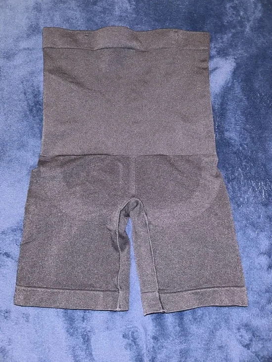 High-Waist Black Shapewear Shorts - Picture 2 of 4